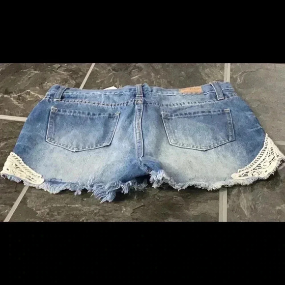 Reign by Deb*High Rise Shorts* Size:9 - Picture 3 of 5